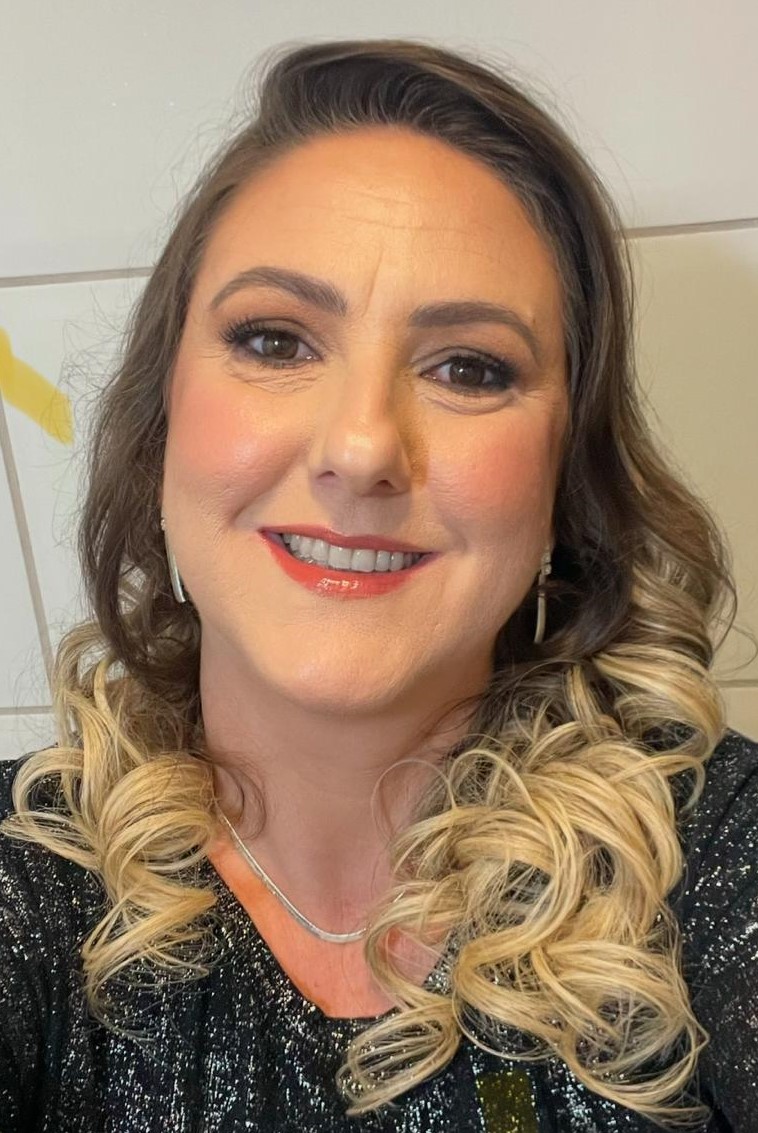 ANGELITA FABIANA VEZZANI DIAS